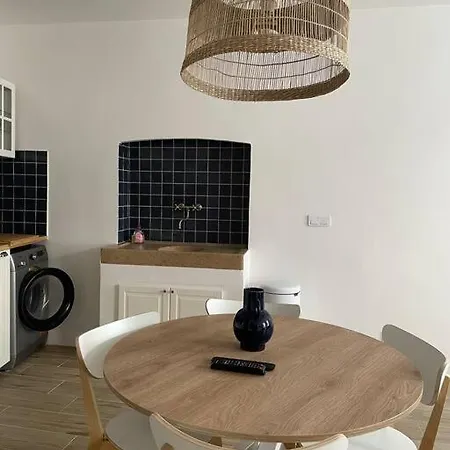 Centre, Superbe Neuf, 50m Port. Apartment