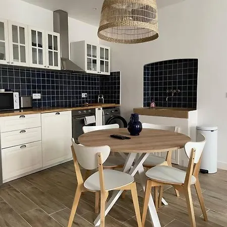 Apartment Centre, Superbe Neuf, 50m Port. *