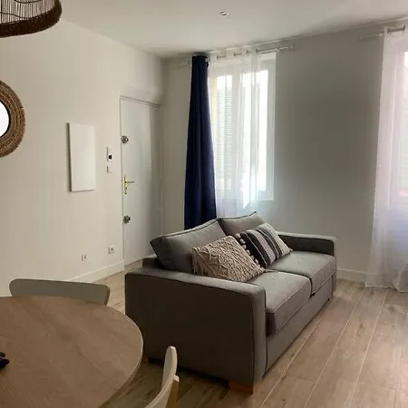 Centre, Superbe Neuf, 50m Port. Apartment