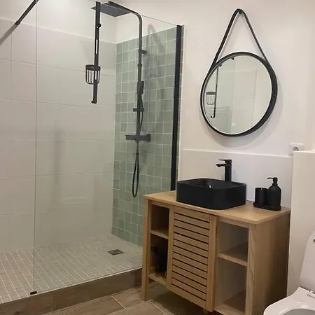 Apartment Centre, Superbe Neuf, 50m Port. *