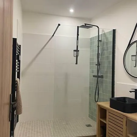 Centre, Superbe Neuf, 50m Port. Apartment *